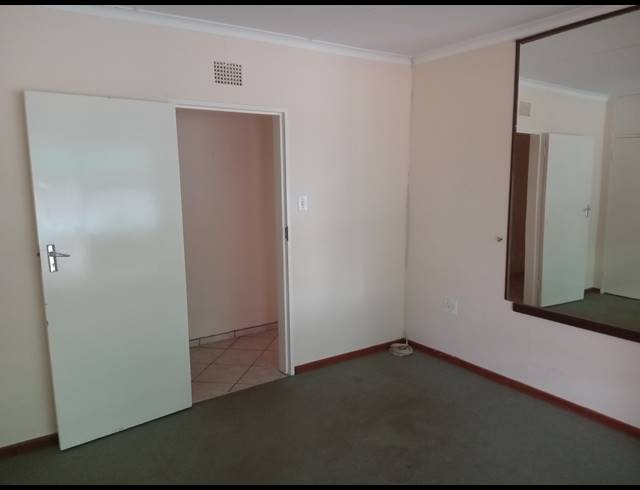 4 BEDROOM FREEHOLD TO LET IN TARLTON